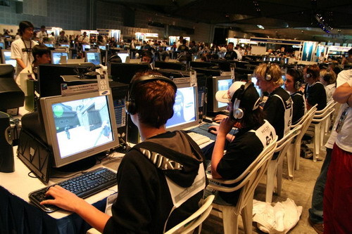 尽管他们的 尽管他们的